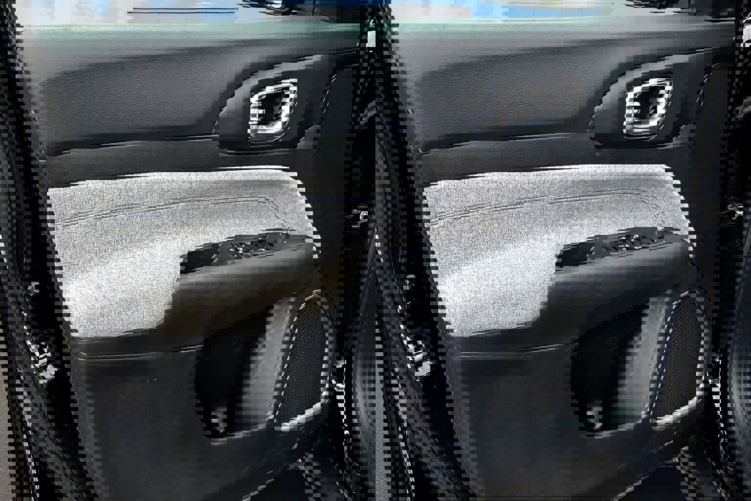 Used 2024 Jeep Compass Latitude image 28