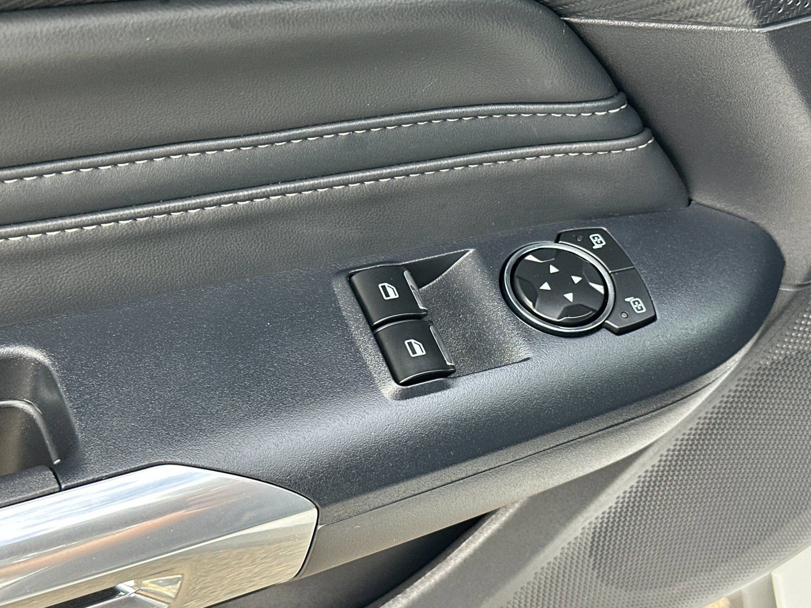 Used 2024 Ford Mustang GT Premium image 13