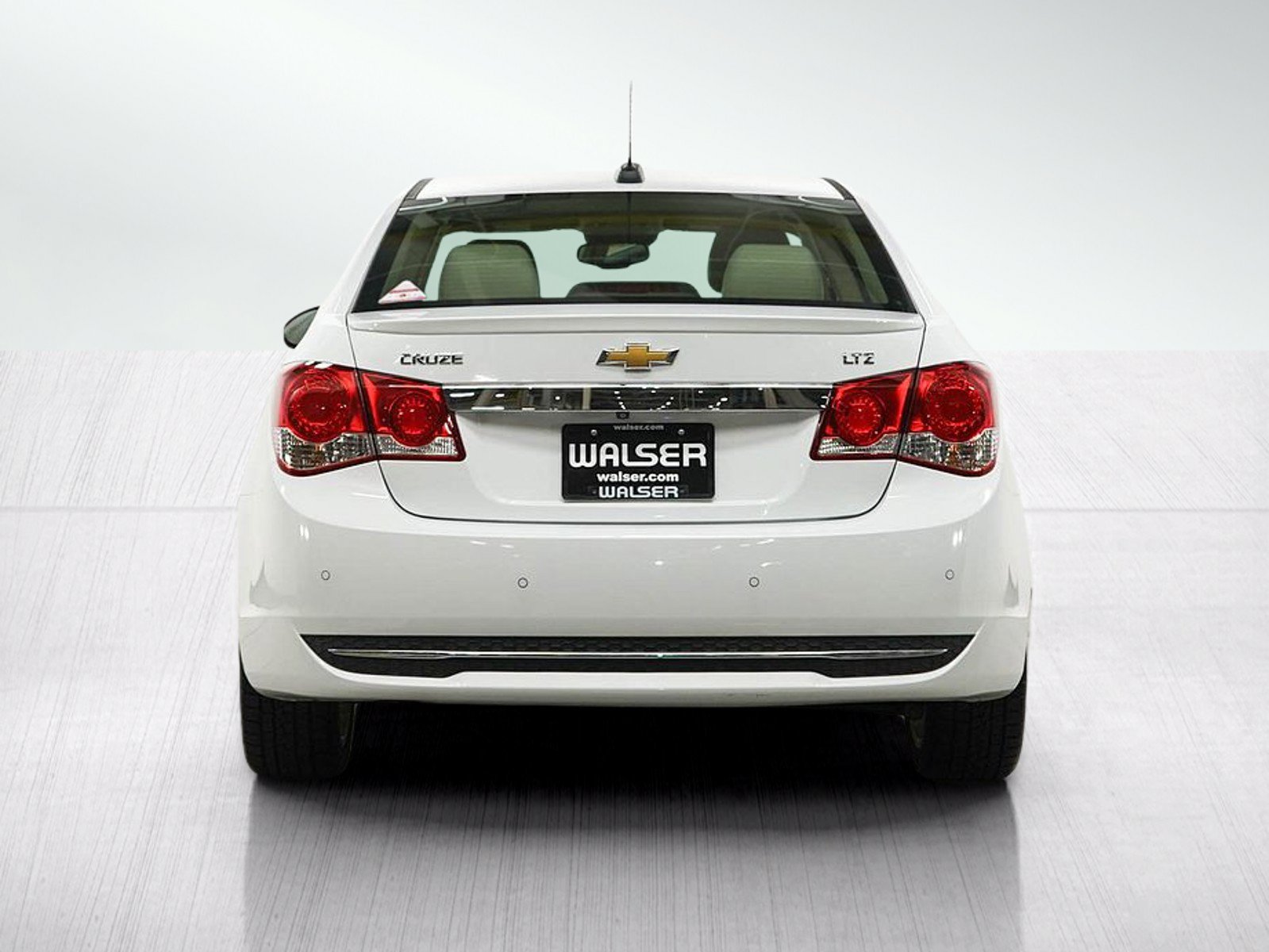 Used 2015 Chevrolet Cruze LTZ w/ Sun, Sound and Sport Package FWD image 4