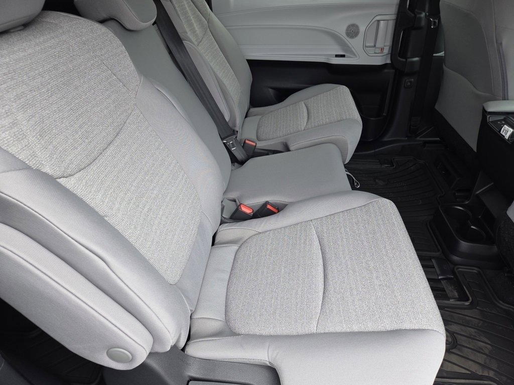 New 2026 Toyota Sienna LE image 26