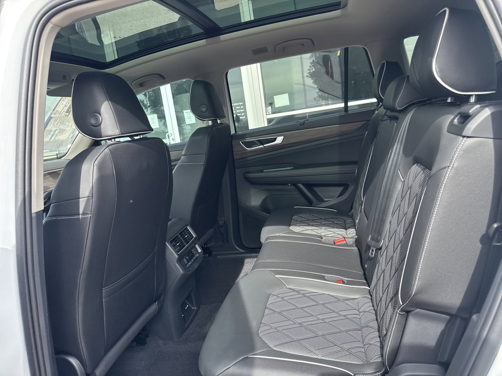 New 2026 Volkswagen Atlas SEL Premium R-Line image 21