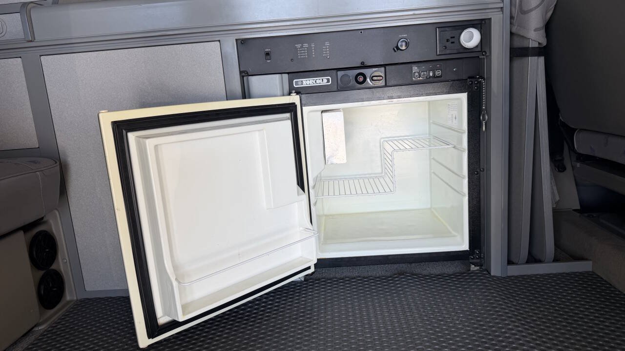 Used 1997 Volkswagen Eurovan Camper FWD image 47