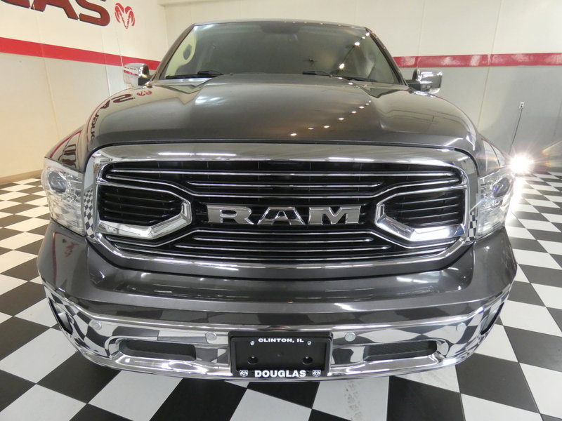 Used 2019 RAM 1500 Laramie AWD/4WD image 3