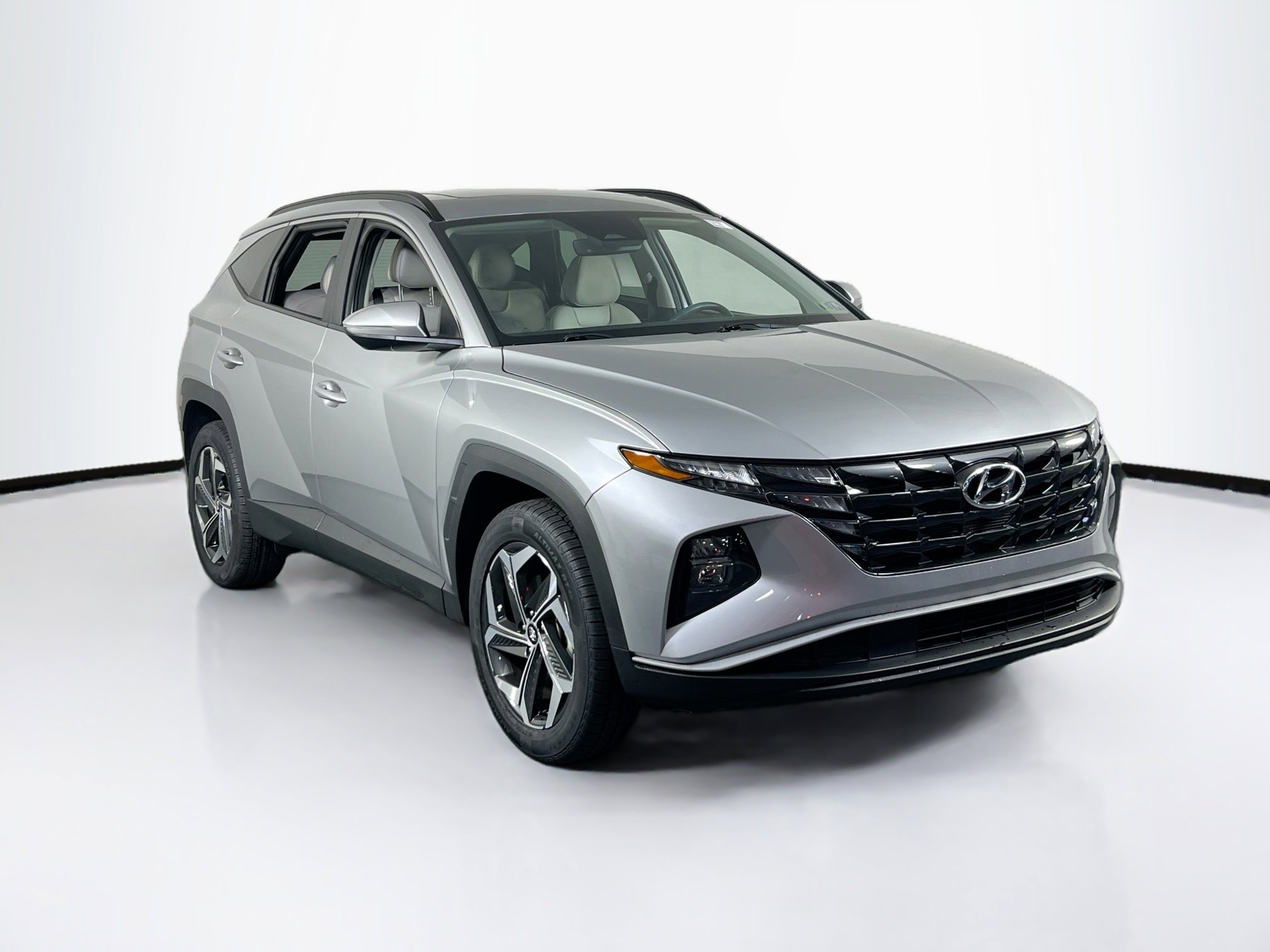 Used 2023 Hyundai Tucson SEL w/ Convenience Package image 3