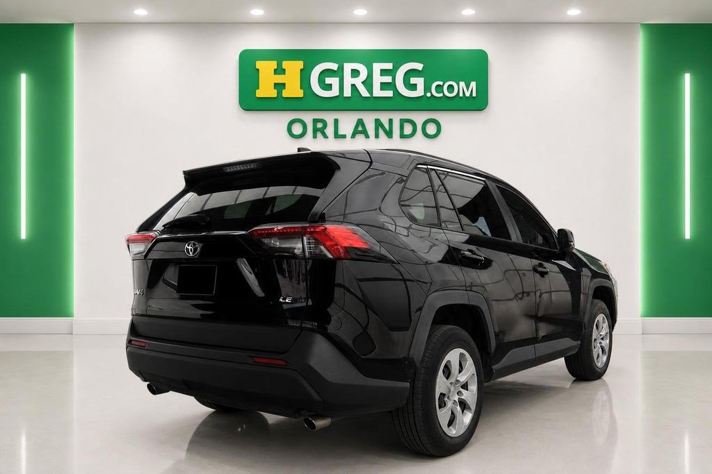 Used 2020 Toyota RAV4 LE FWD image 6