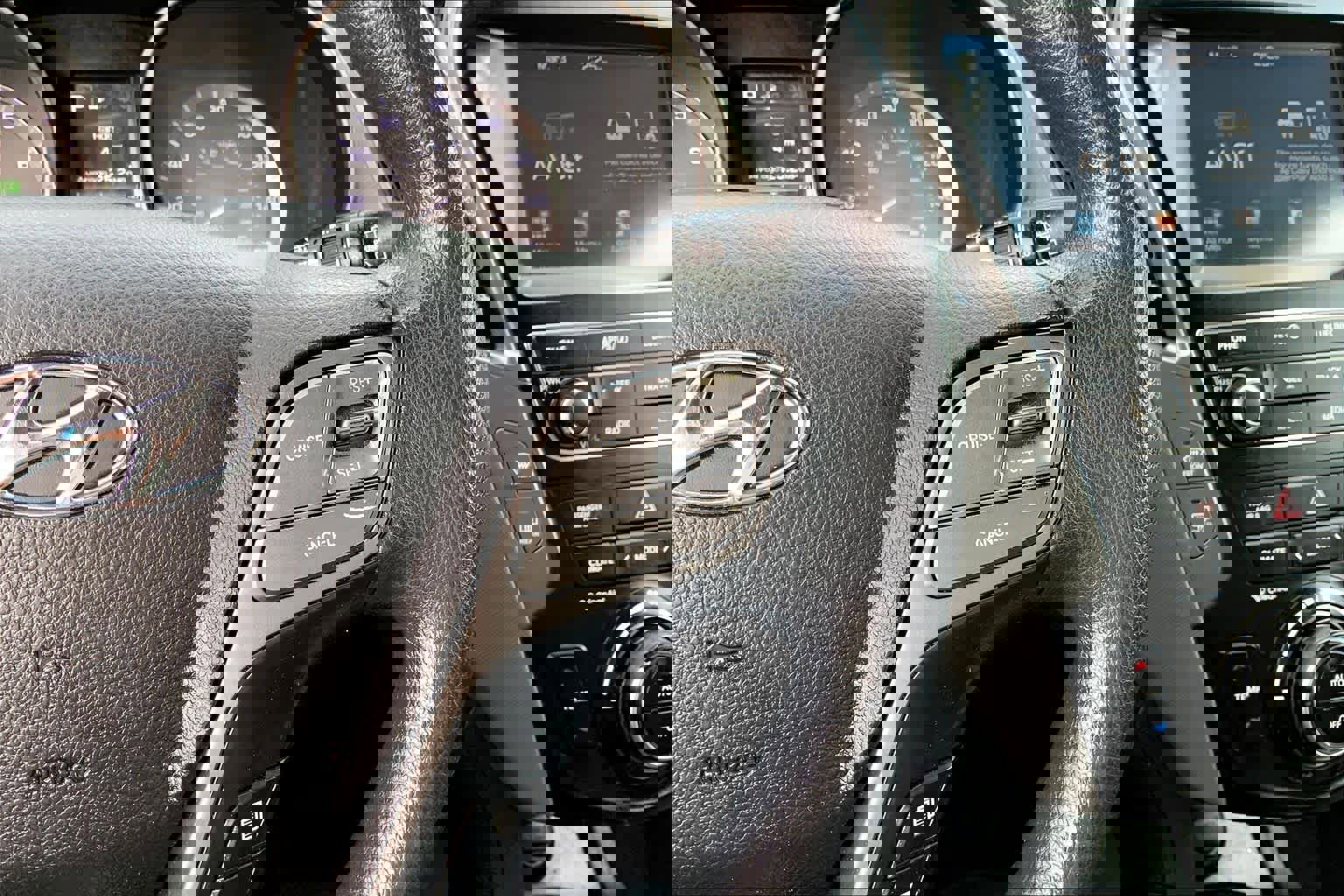 Used 2018 Hyundai Santa Fe Sport w/ 2.4L Value Package 02 image 23