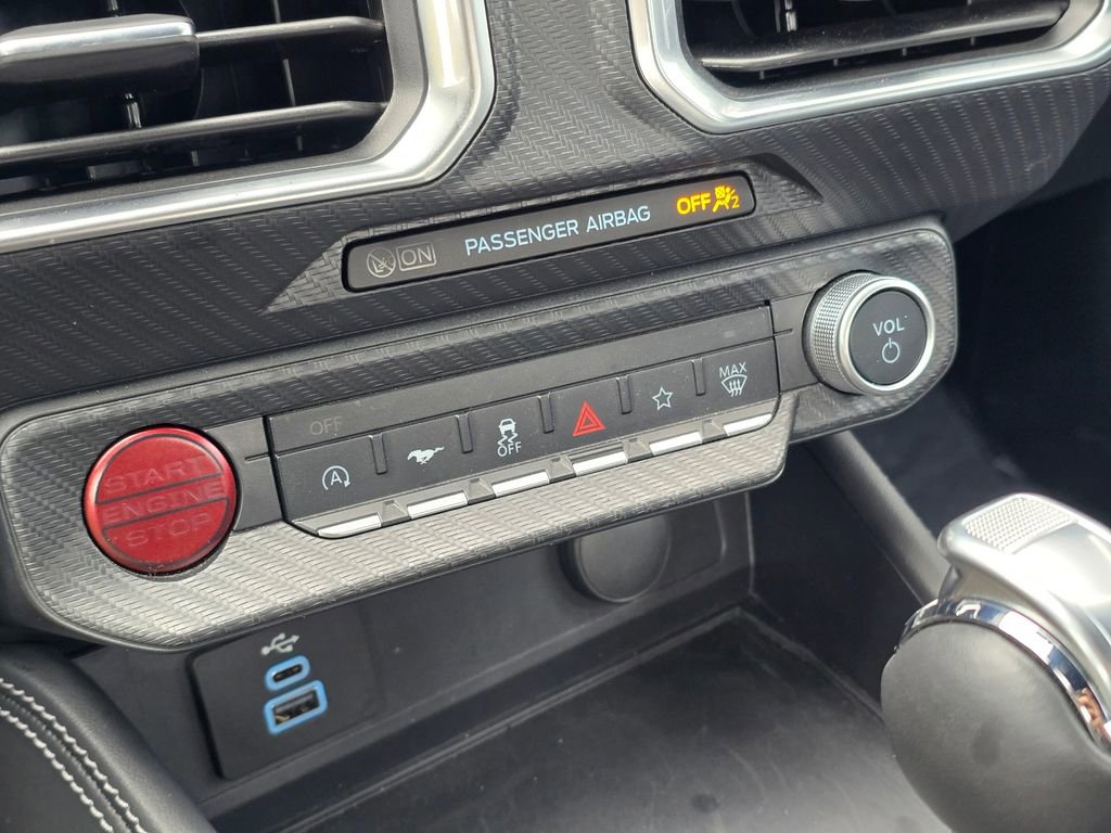 Used 2025 Ford Mustang Premium image 29
