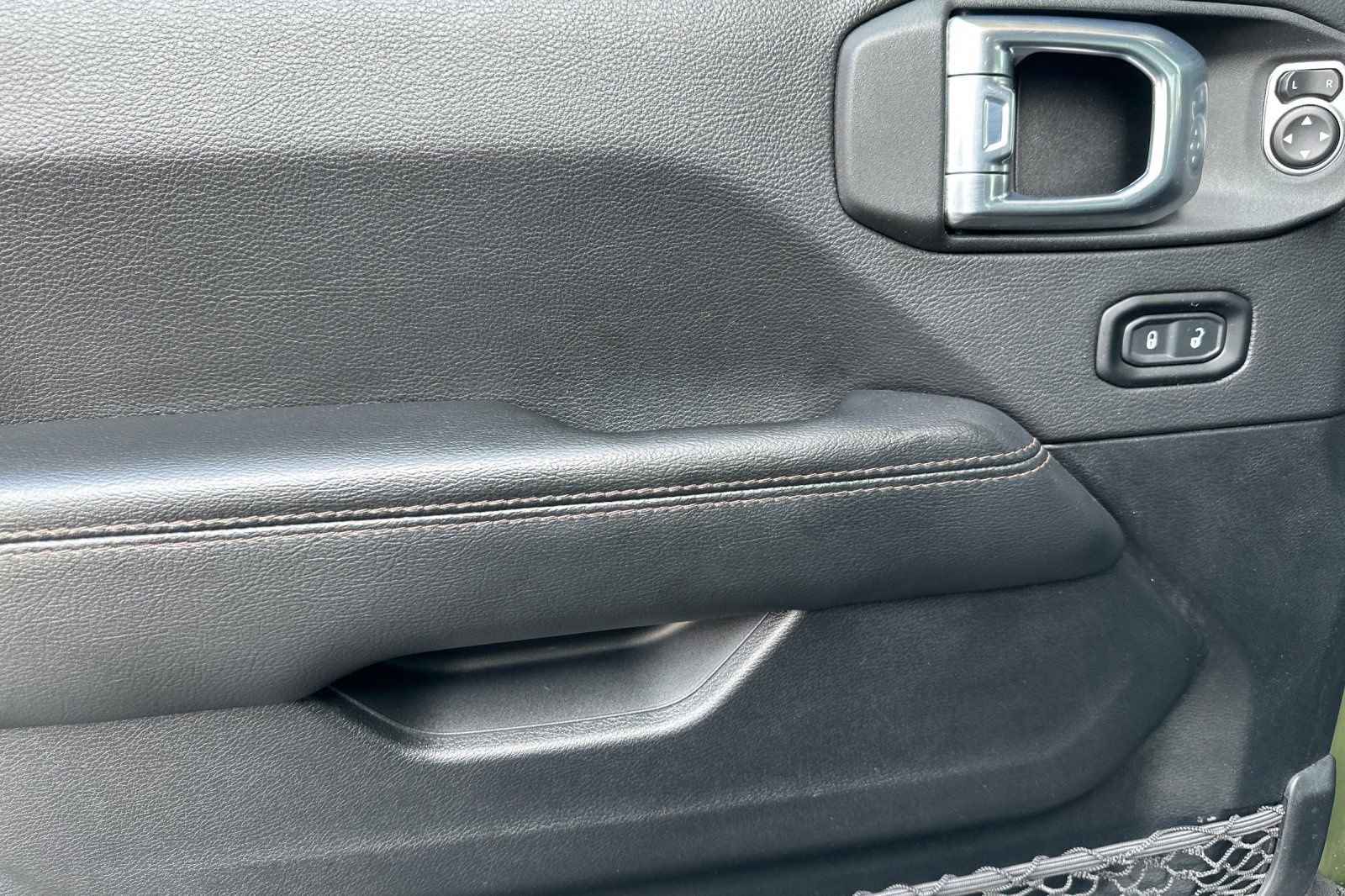 Used 2021 Jeep Wrangler Unlimited Rubicon image 11