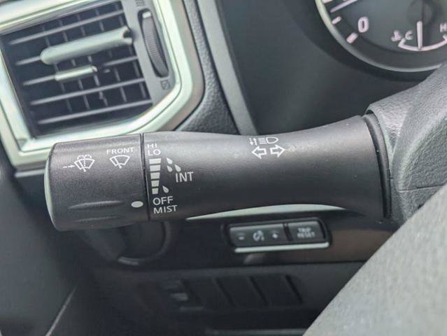 Used 2020 Nissan Titan SV RWD image 28