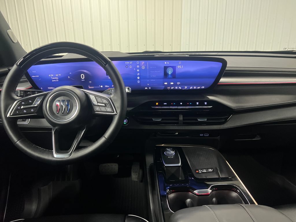 Certified 2025 Buick Enclave Avenir w/ Super Cruise Package AWD/4WD image 18