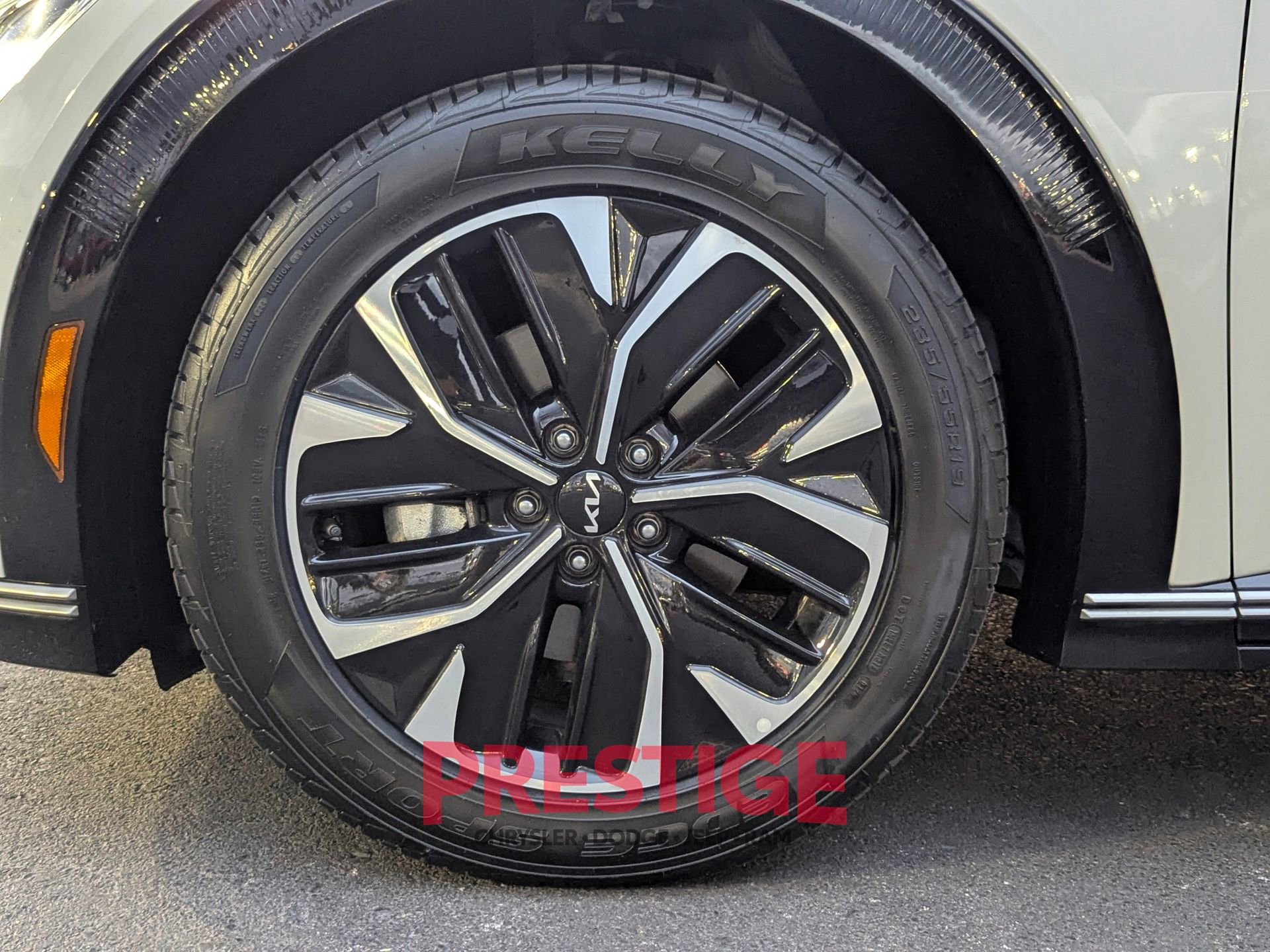 Used 2024 Kia EV6 Wind AWD/4WD image 32