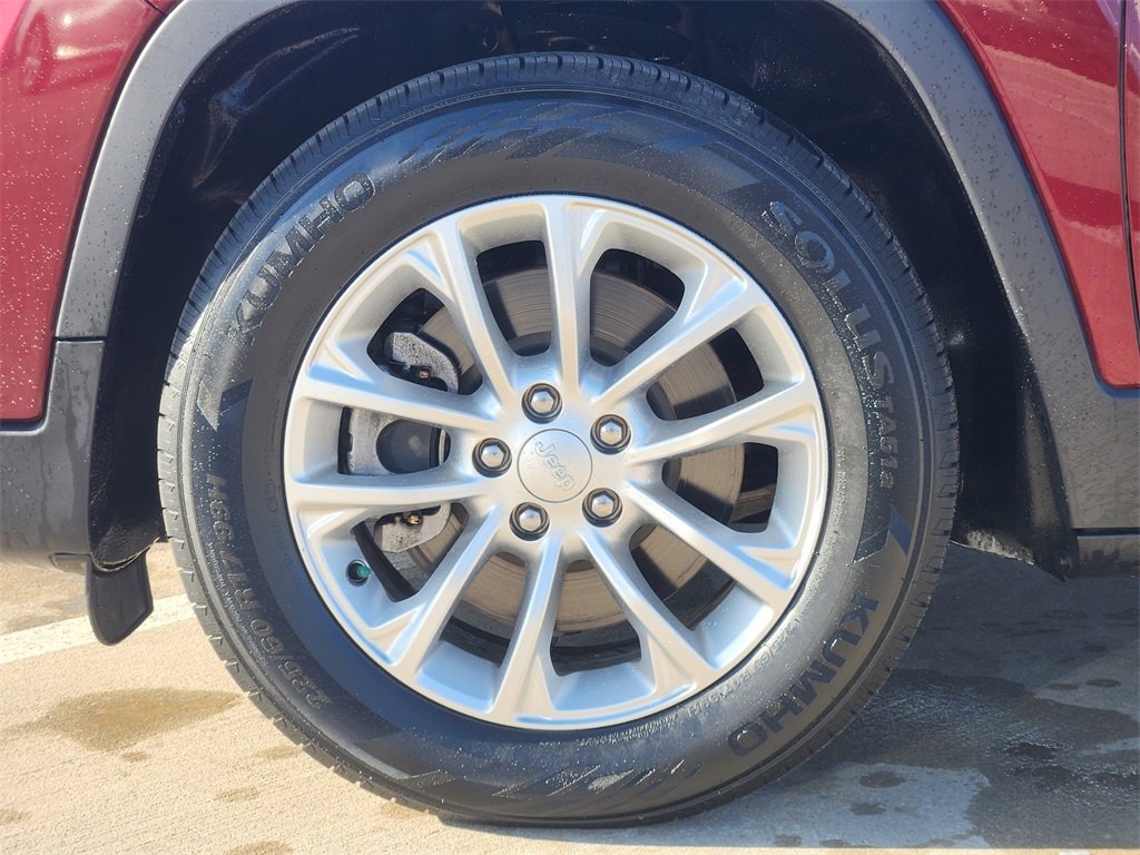 Used 2019 Jeep Cherokee Latitude w/ Popular Appearance Group image 13