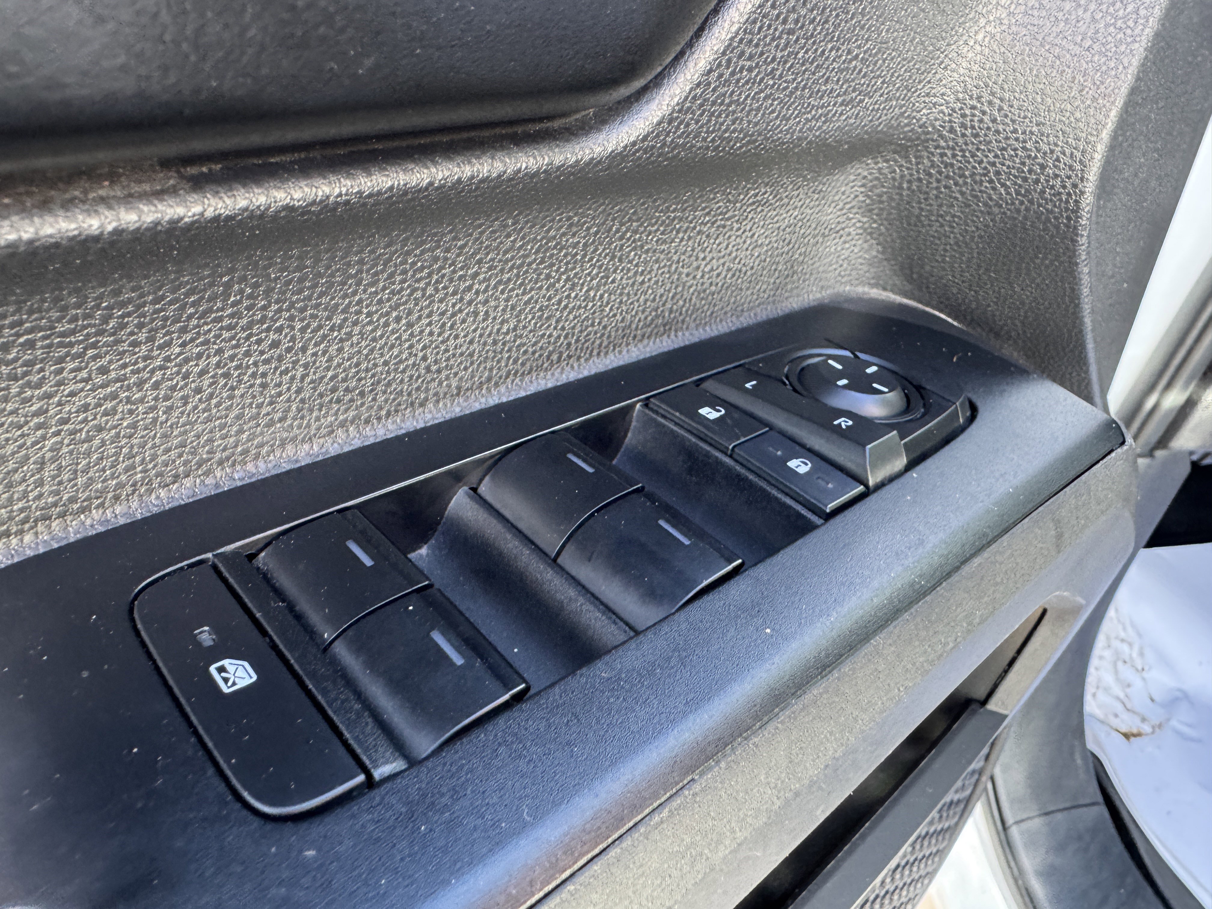 Certified 2024 Toyota Tacoma SR5 image 10