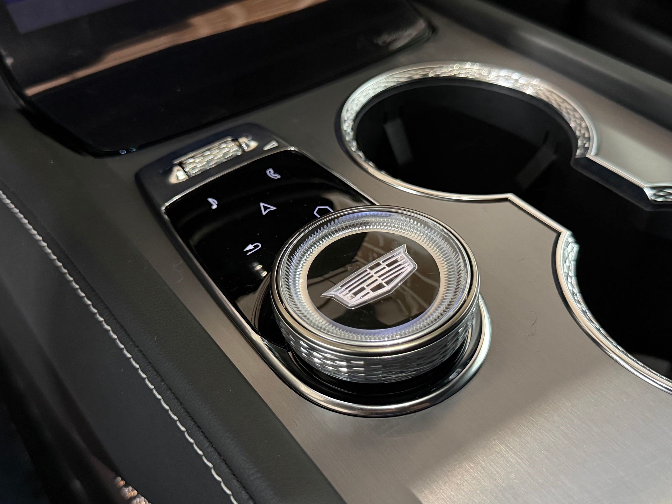 New 2026 Cadillac Vistiq Sport AWD/4WD image 14