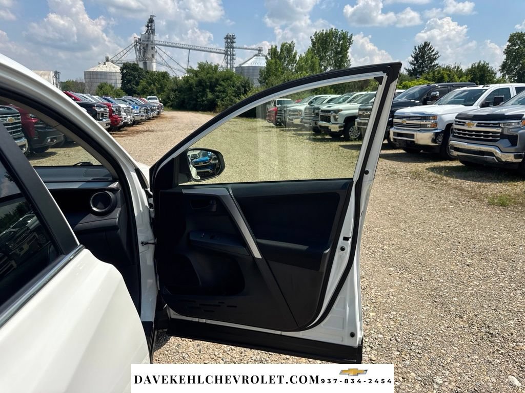 Used 2017 Toyota RAV4 LE w/ All Weather Liner Package AWD/4WD image 41
