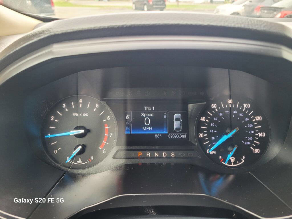 Used 2020 Ford Edge SE image 15