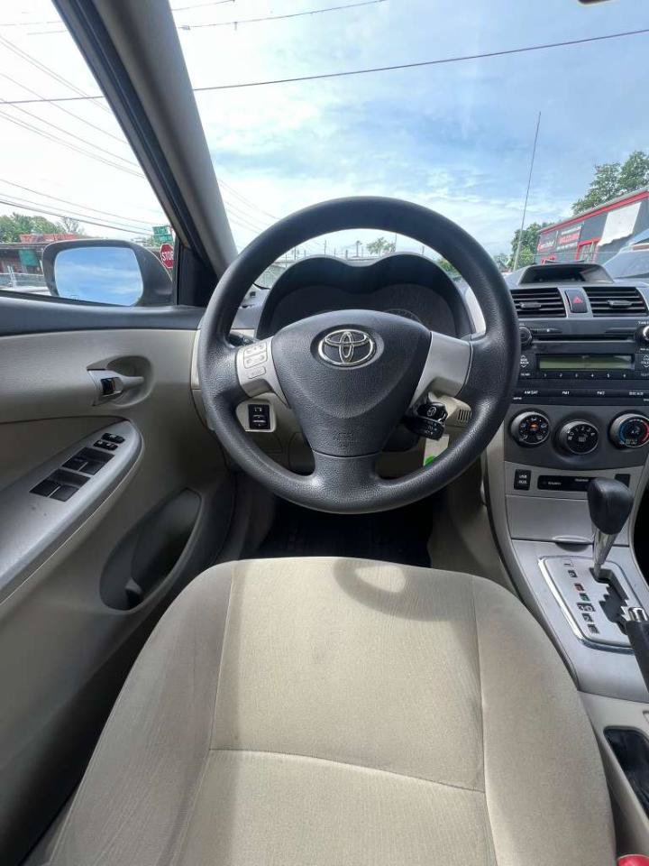 Used 2012 Toyota Corolla LE FWD image 17