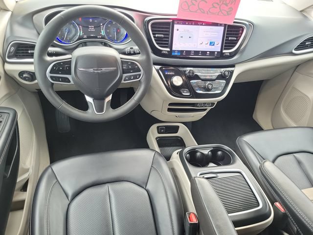 Used 2023 Chrysler Pacifica Touring-L FWD image 22