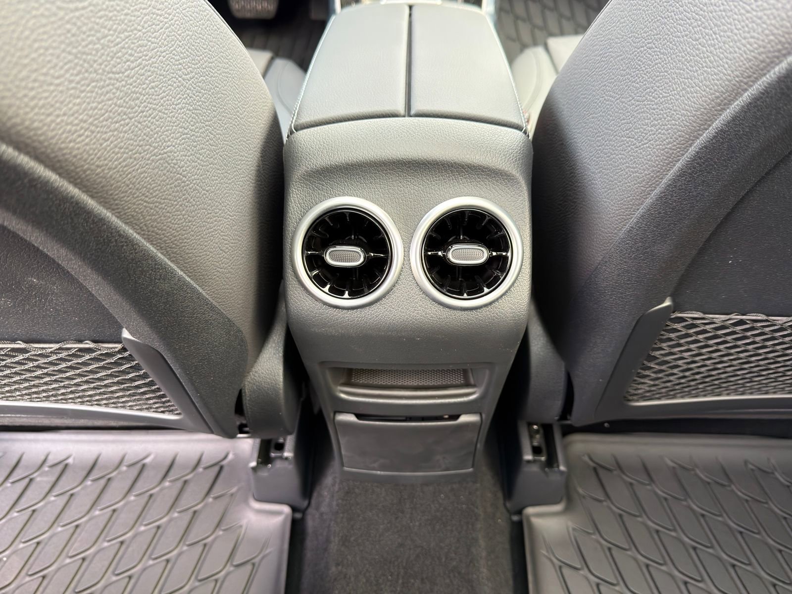 New 2026 Mercedes-Benz GLB 250 image 16