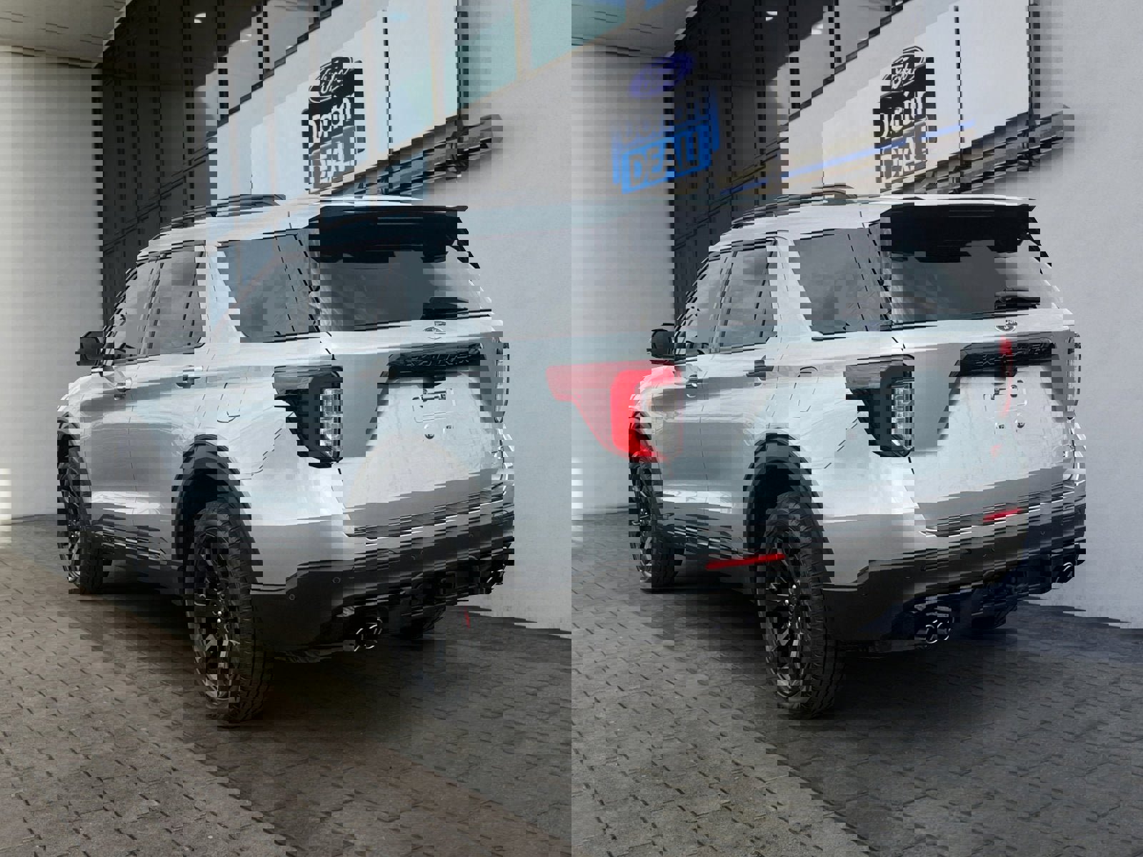 Certified 2022 Ford Explorer ST w/ Equipment Group 401A image 5