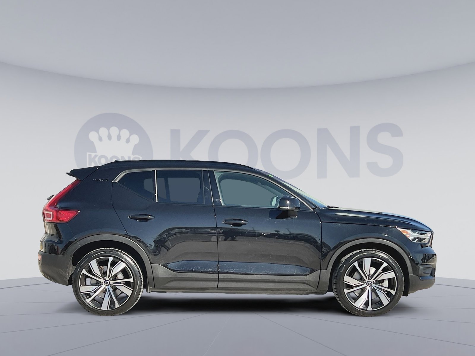 Used 2021 Volvo XC40 P8 Recharge w/ Advanced Package image 8