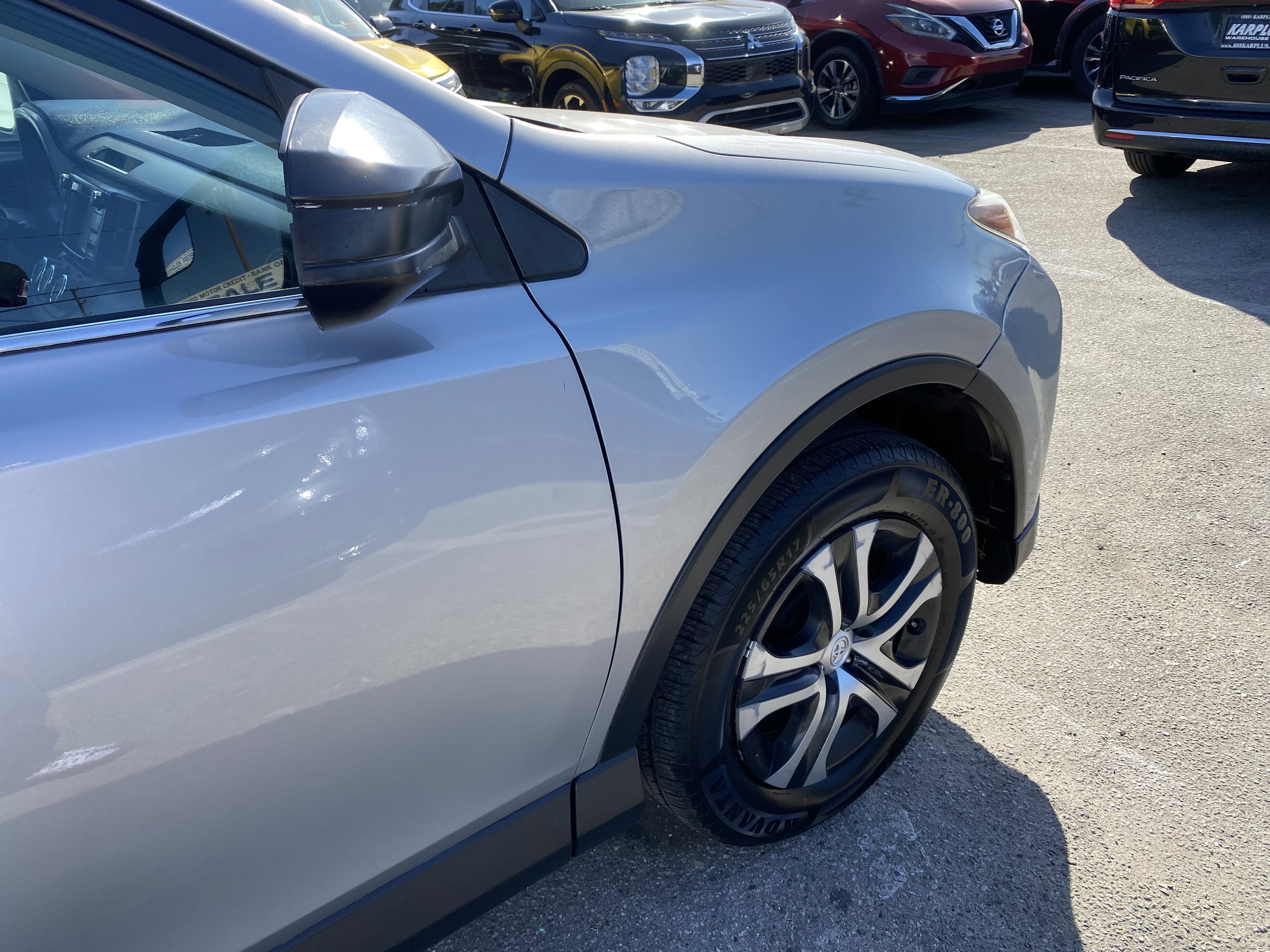 Used 2018 Toyota RAV4 LE w/ Cargo Management Package FWD image 28