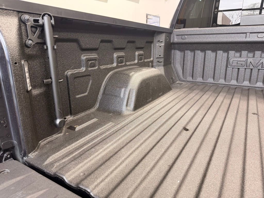 Used 2025 GMC Sierra 1500 AT4X image 10