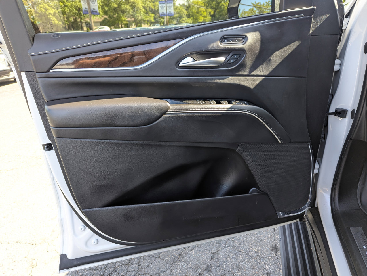 Used 2022 Cadillac Escalade ESV Sport Platinum AWD/4WD image 11