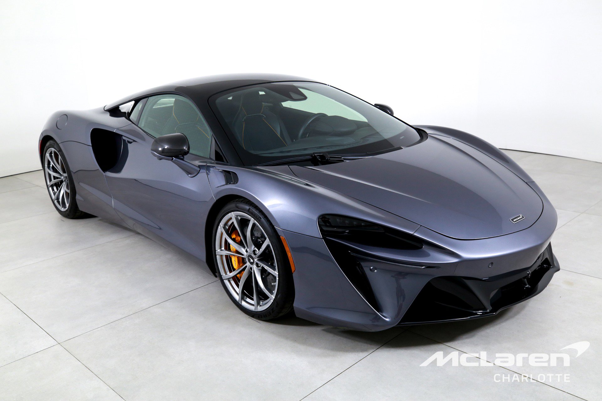 Used 2023 McLaren Artura image 3
