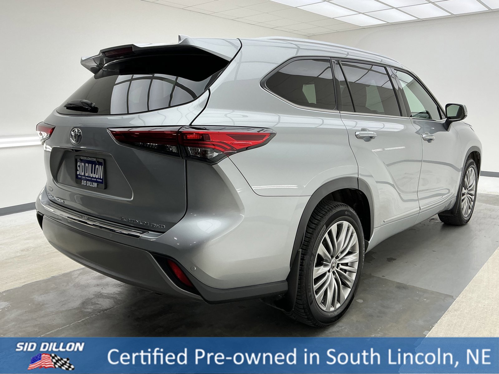 Used 2021 Toyota Highlander Platinum image 4