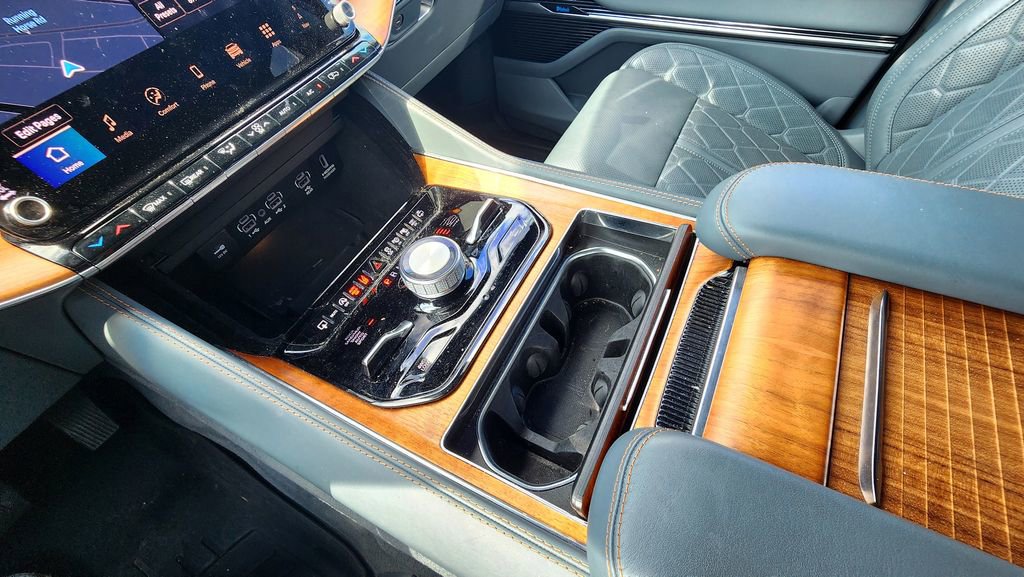 Used 2024 Jeep Grand Wagoneer L Series III w/ Rear Seat Video Group 1 AWD/4WD image 67