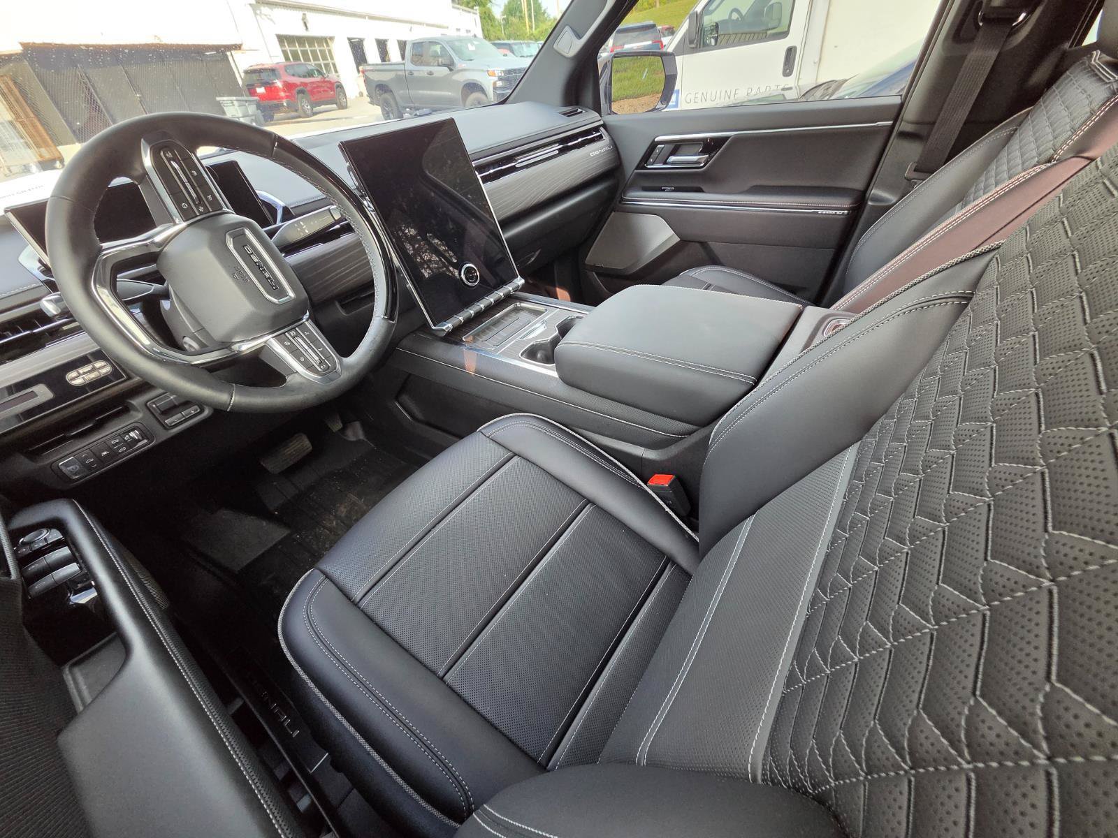 Used 2025 GMC Sierra EV Denali AWD/4WD image 9