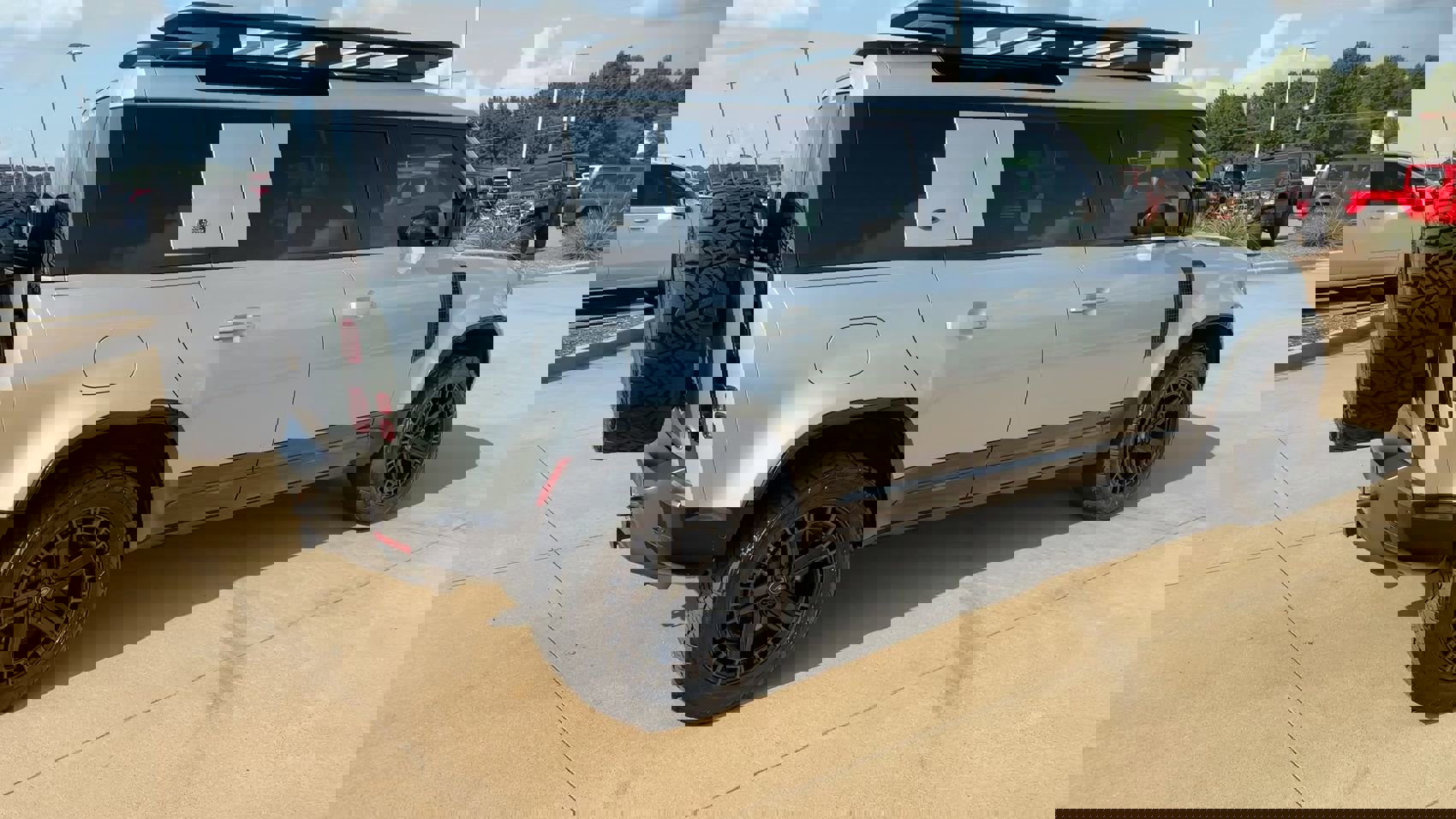 Used 2021 Land Rover Defender 110 X-Dynamic HSE image 9