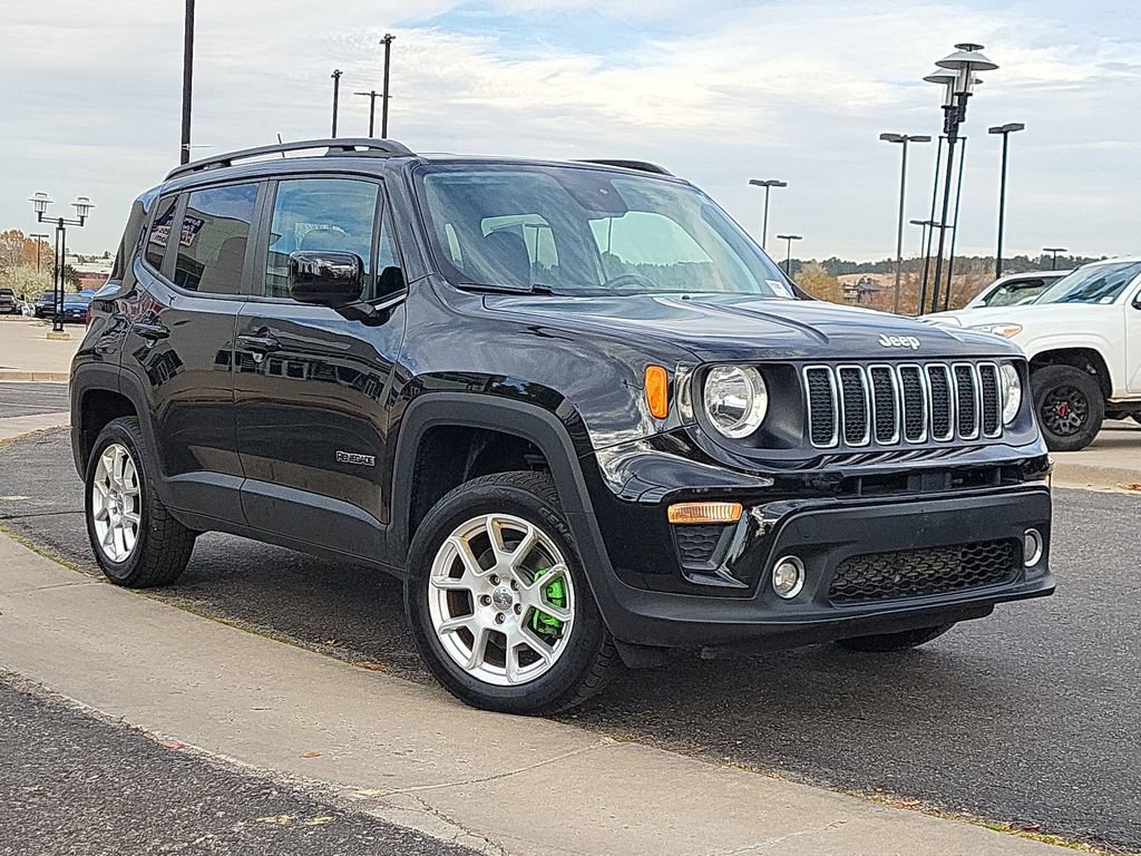 Used 2020 Jeep Renegade Latitude w/ Cold Weather Group image 3