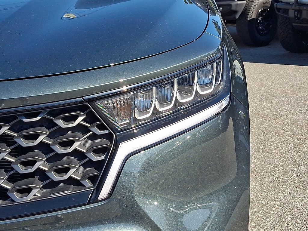Certified 2022 Kia Sorento S w/ Panoramic Sunroof Package AWD/4WD image 11