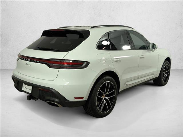 Certified 2025 Porsche Macan image 9