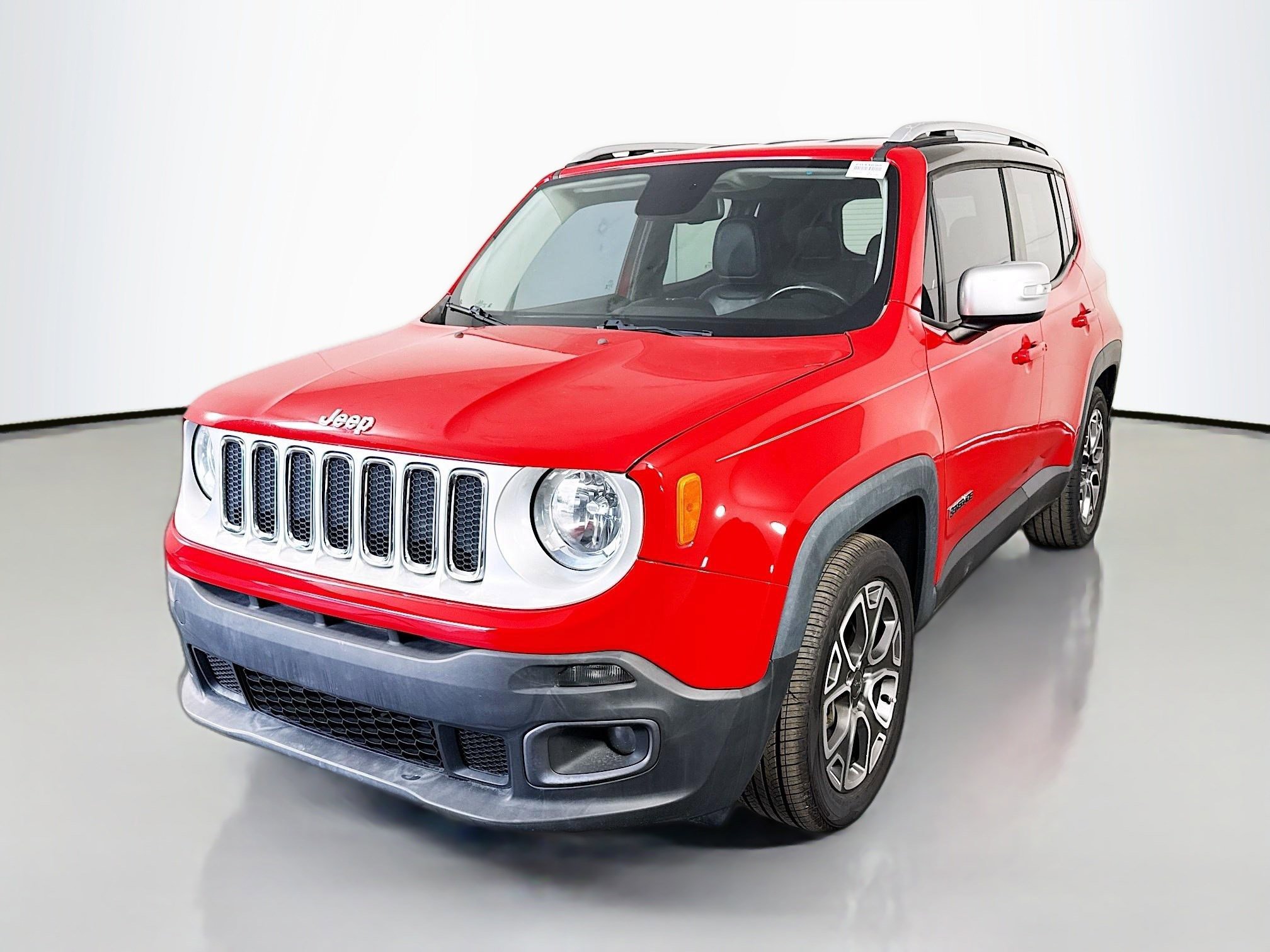 Used 2016 Jeep Renegade Limited image 4