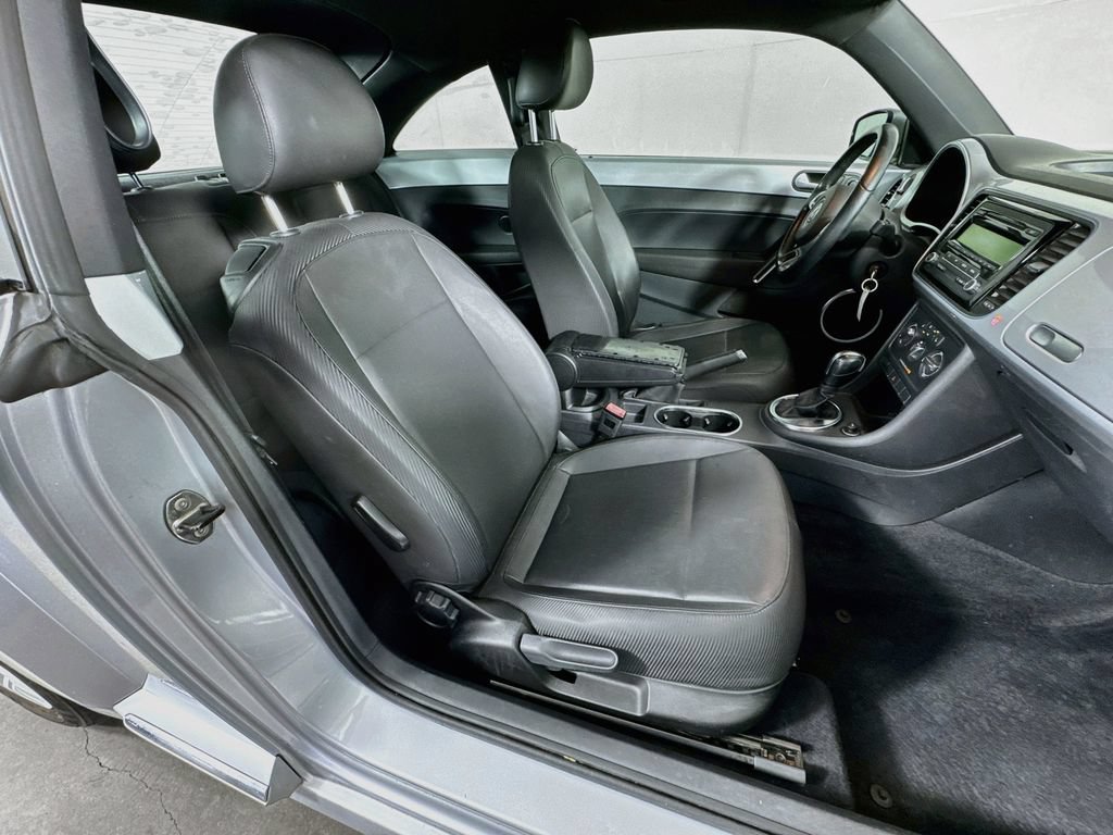 Used 2014 Volkswagen Beetle 2.5 FWD image 31