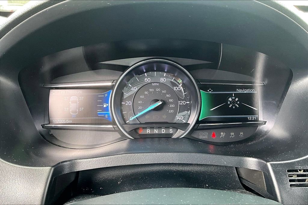 Used 2018 Ford Explorer XLT w/ Equipment Group 202A FWD image 13