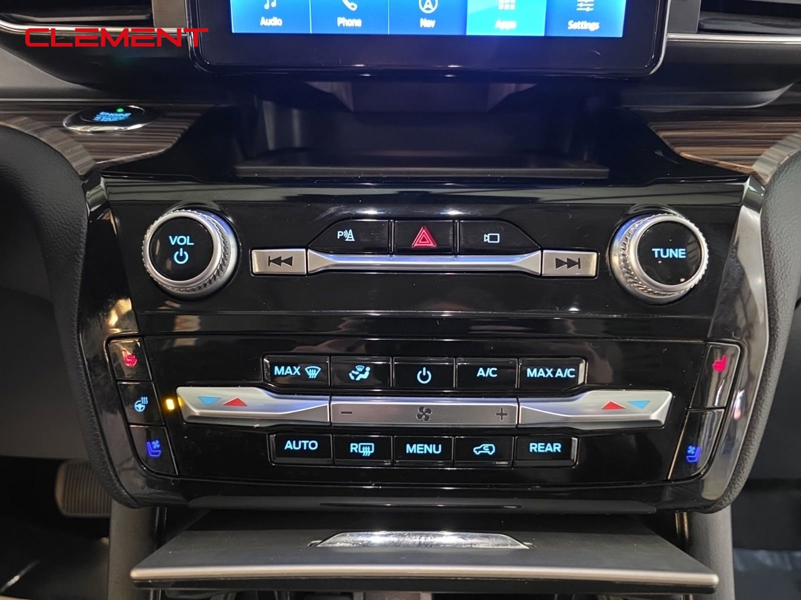 Used 2021 Ford Explorer Limited w/ Equipment Group 301A image 23