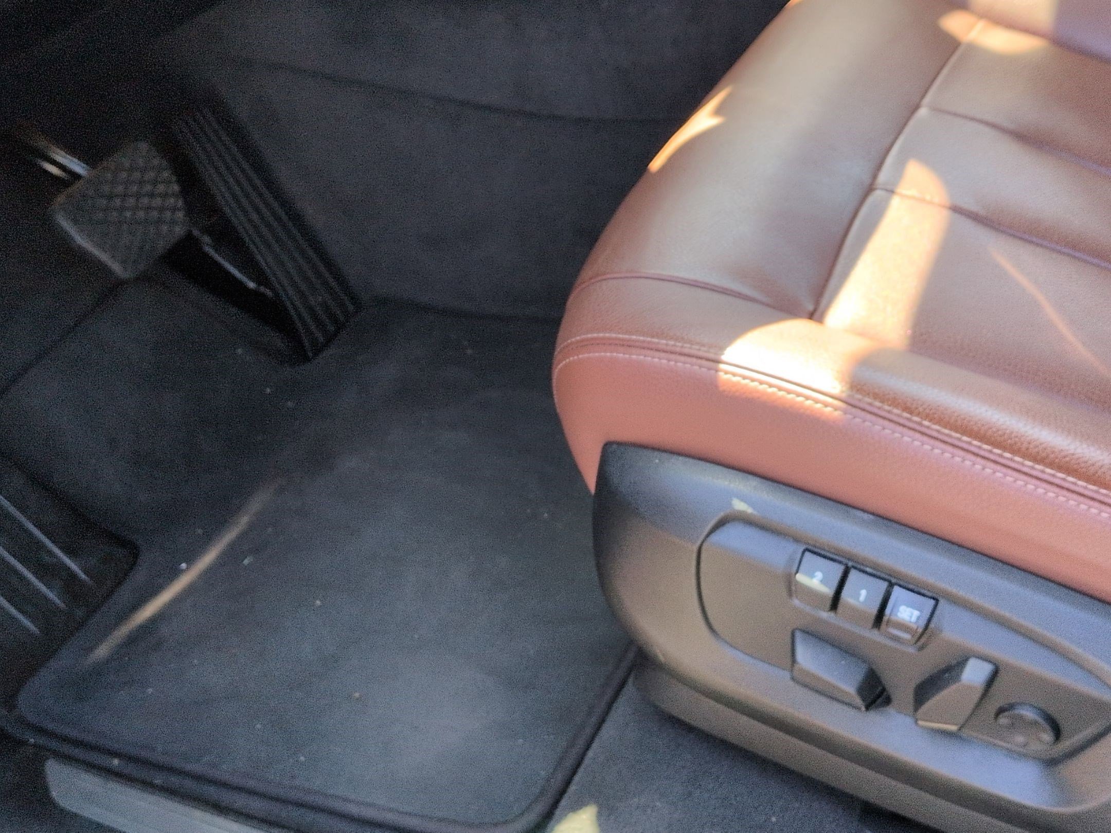 Used 2019 BMW X6 sDrive35i RWD image 17