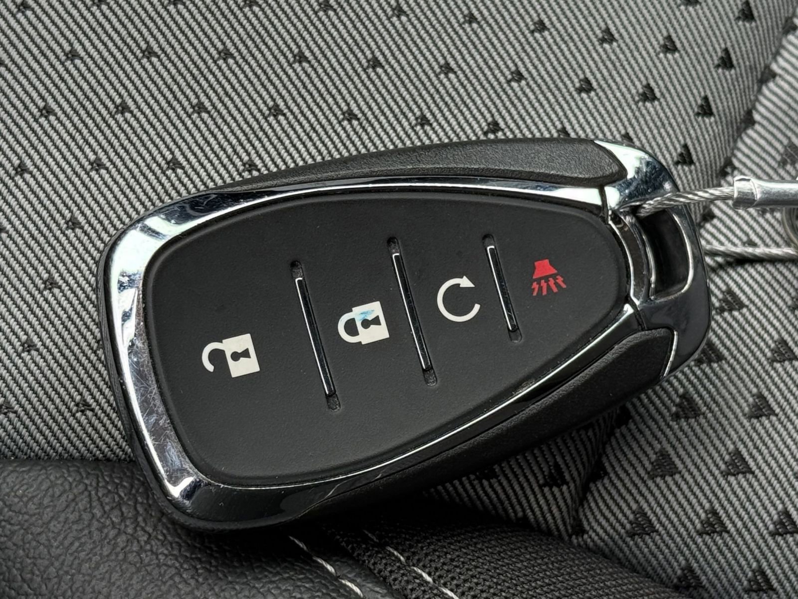 Used 2025 Chevrolet Trax LT w/ LT Convenience Package FWD image 25