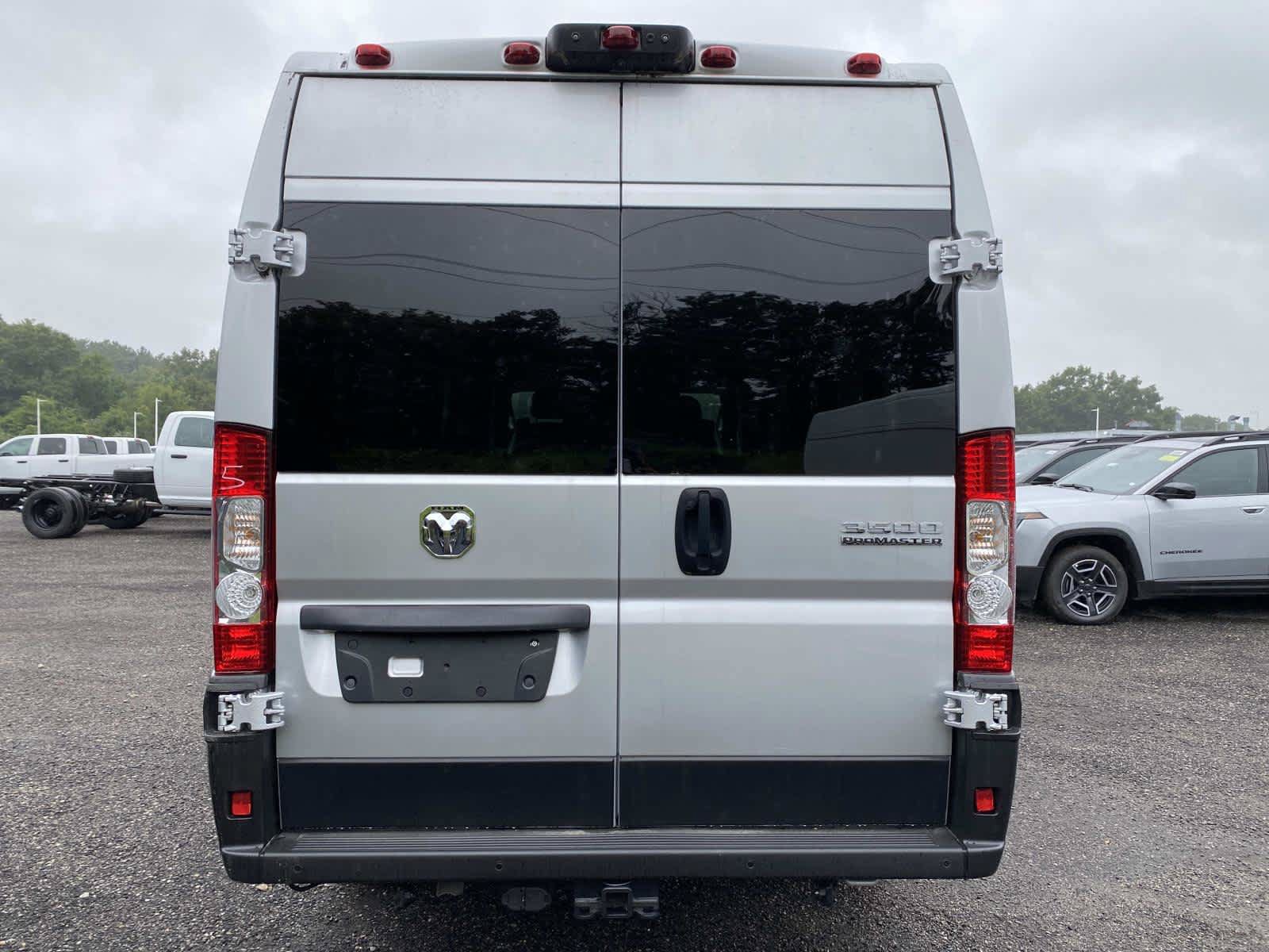 Used 2025 RAM ProMaster 3500 w/ Quick Order Package 22H SLT+ FWD image 4