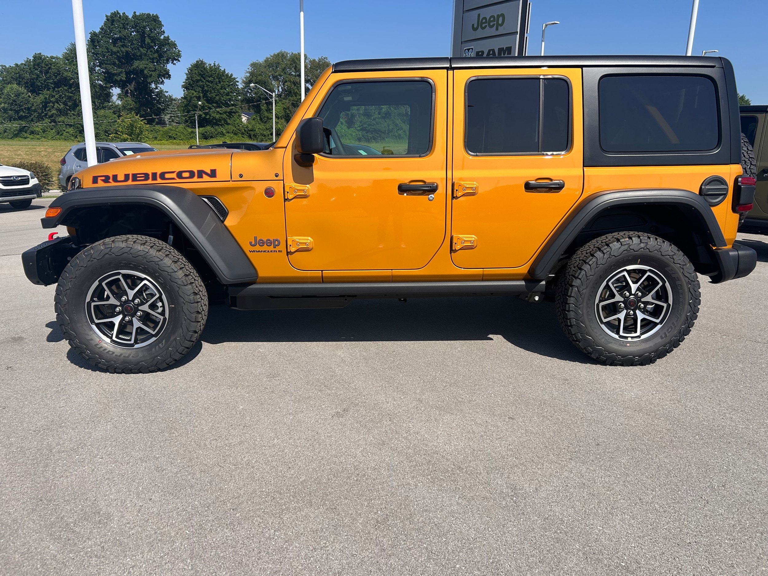 New 2026 Jeep Wrangler Unlimited Rubicon w/ Steel Bumper Group AWD/4WD image 6