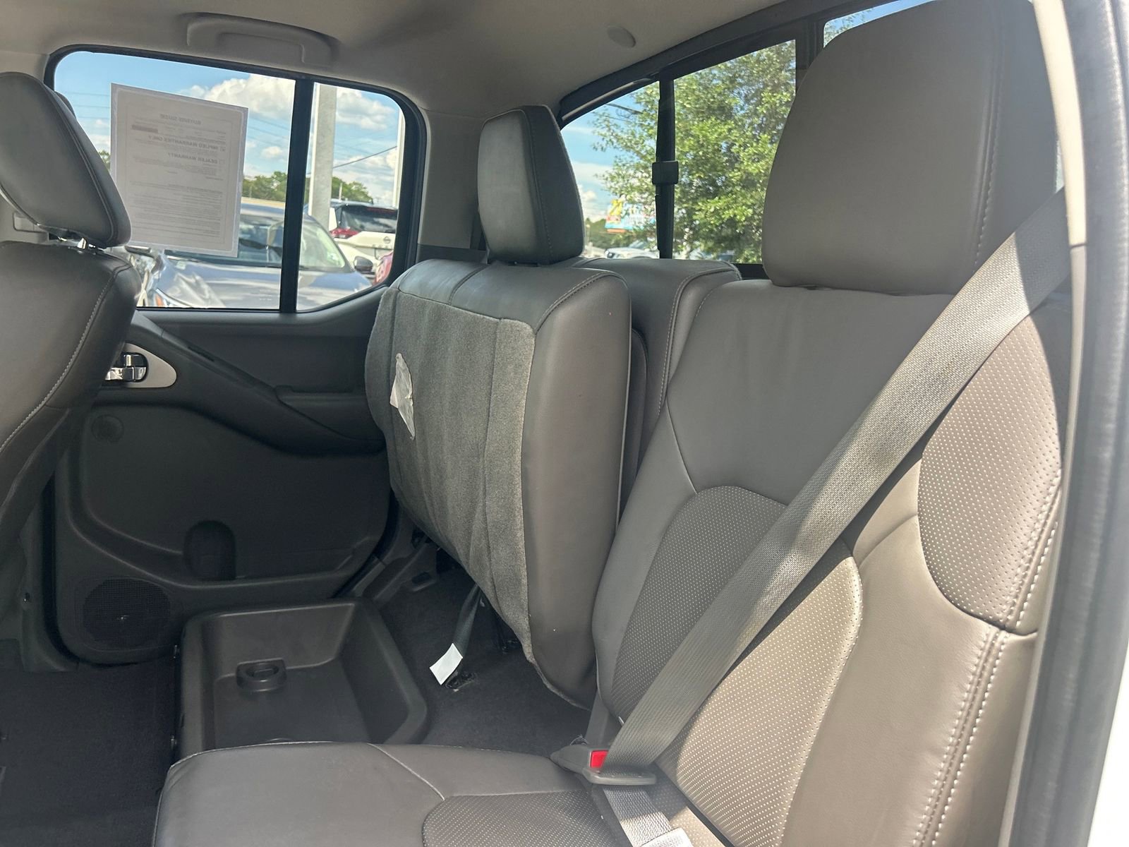 Used 2019 Nissan Frontier SL image 25