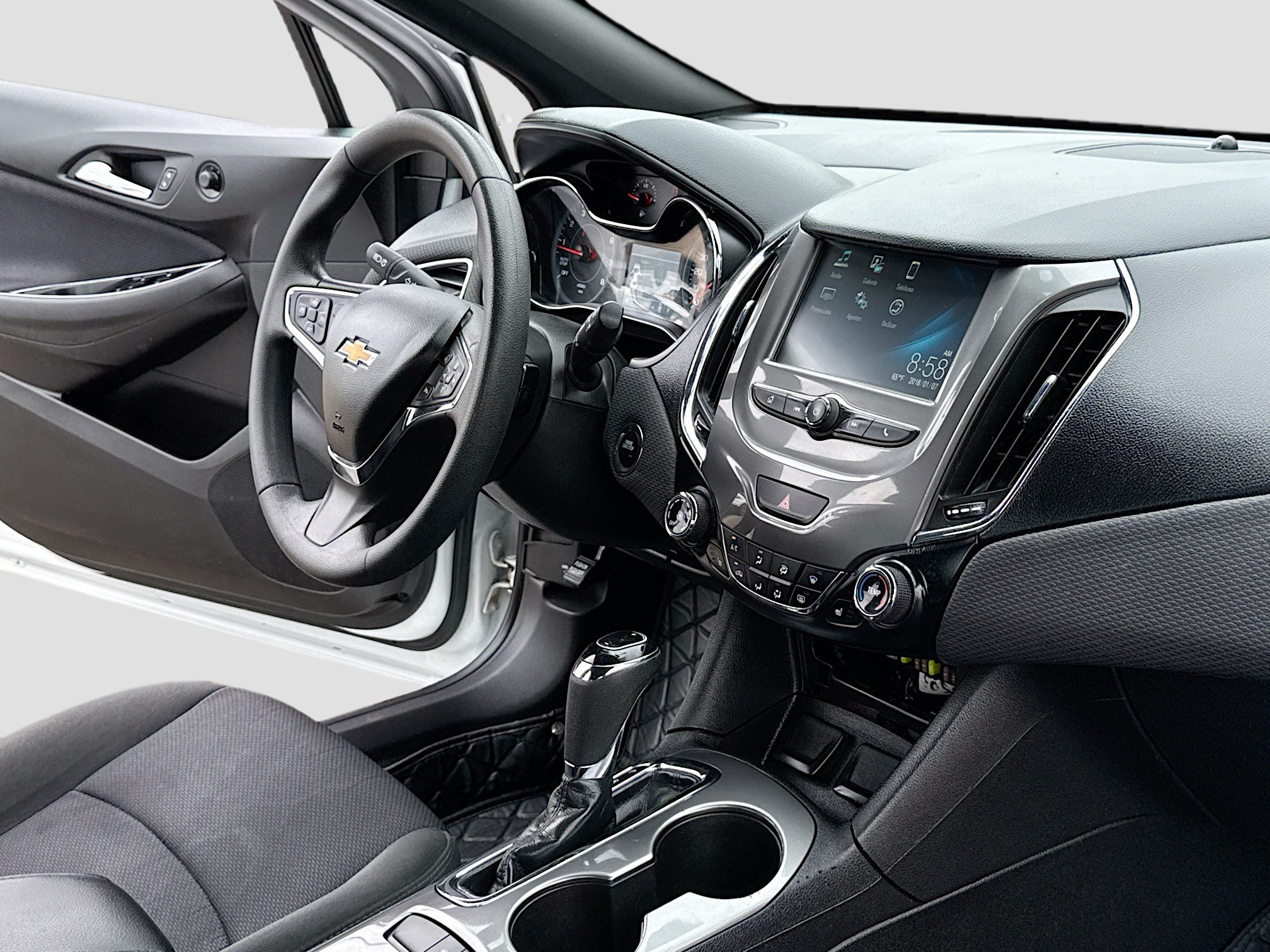 Used 2018 Chevrolet Cruze LT w/ Redline Edition FWD image 5