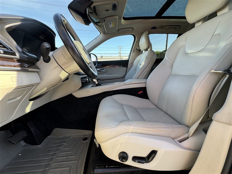 Used 2017 Volvo XC90 T6 Momentum w/ Vision Package AWD/4WD image 10