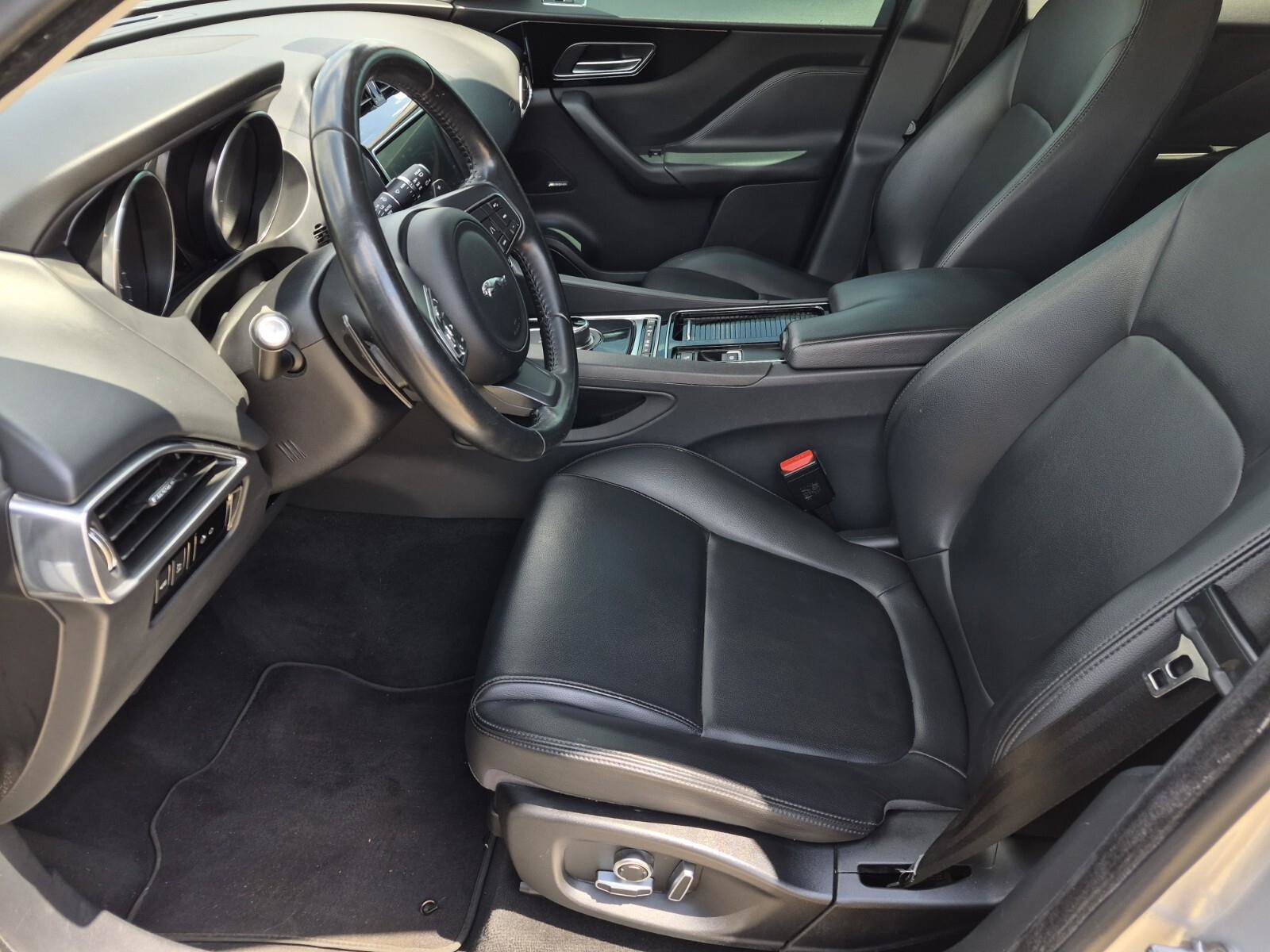 Used 2020 Jaguar F-PACE Premium AWD/4WD image 14