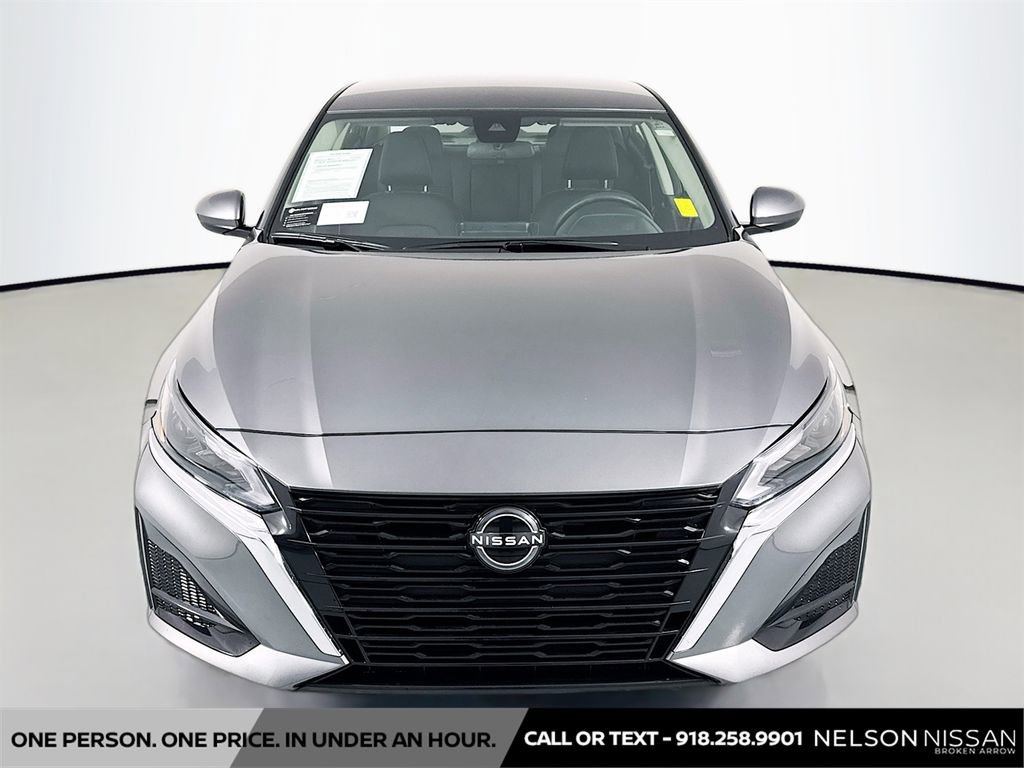 Used 2023 Nissan Altima 2.5 S image 2