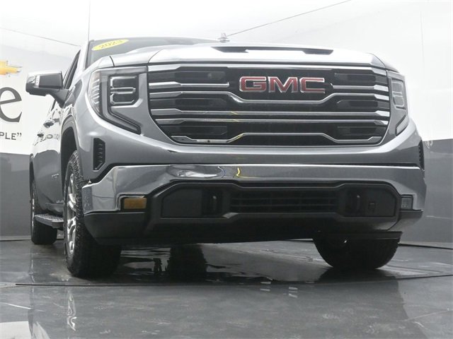 Used 2023 GMC Sierra 1500 SLT w/ SLT Convenience Package image 3